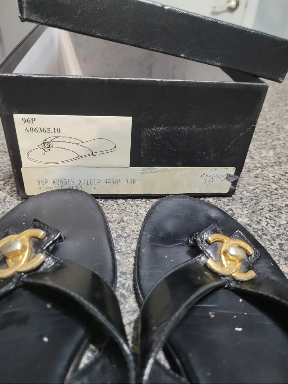 CHANEL leather thong